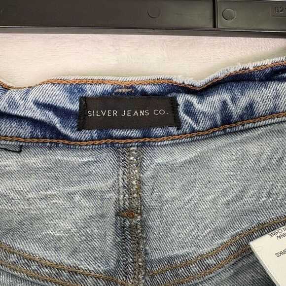 Silver Jeans High Rise Raw Hem Distress Detail Desirable Jean Shorts Size 29 - Picture 11 of 13